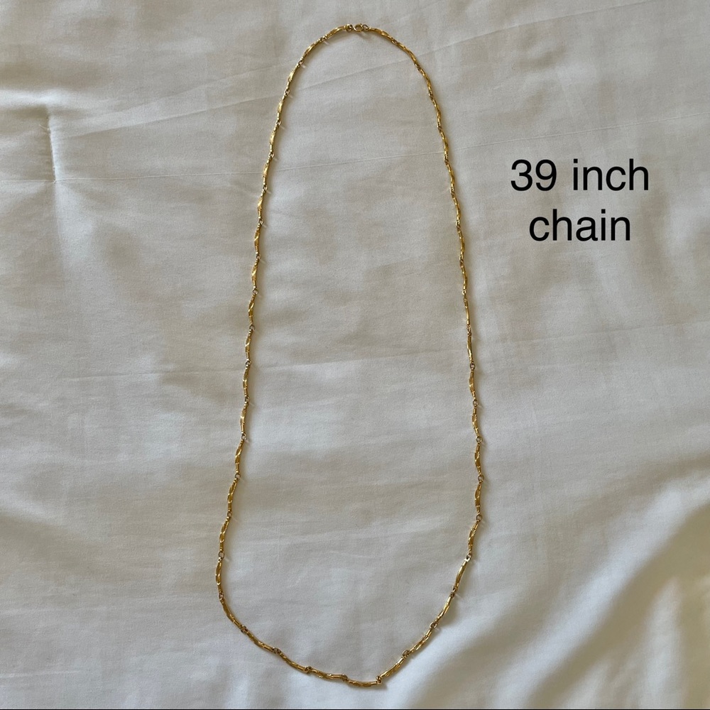 NECKLACE - like-new 39 inch gold chain necklace